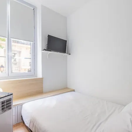 2pers#les Halles#etienne Marcel#ac Париж